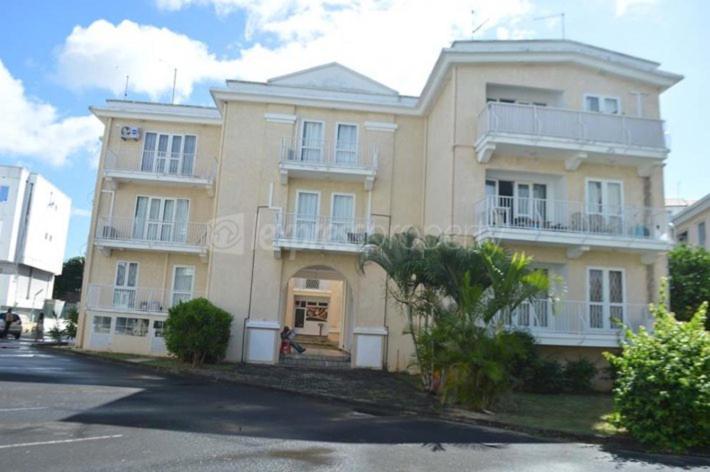 Well equipped peaceful 3 bedroom apartment Flic-en-Flacq Exteriör bild